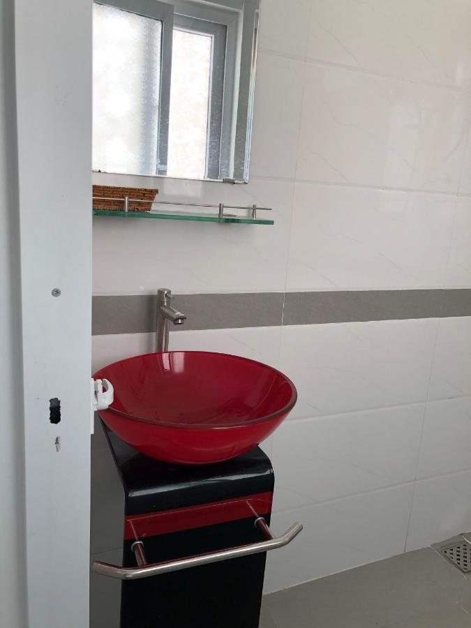 Wow Hotel Куїнон Екстер'єр фото